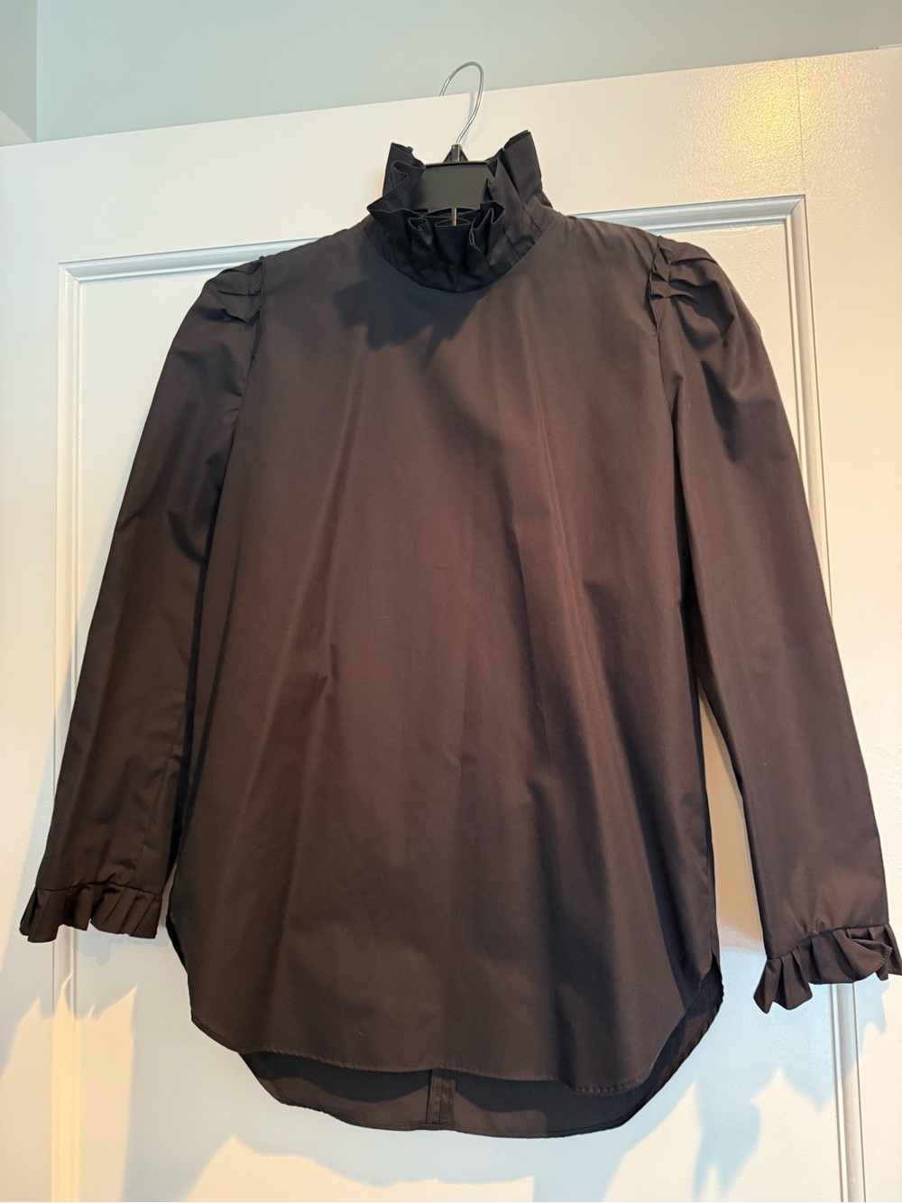 SANDRO NEW NEVER WORN WITH TAGS Women’s Black Ruffle-Neck Long Sleeve Top